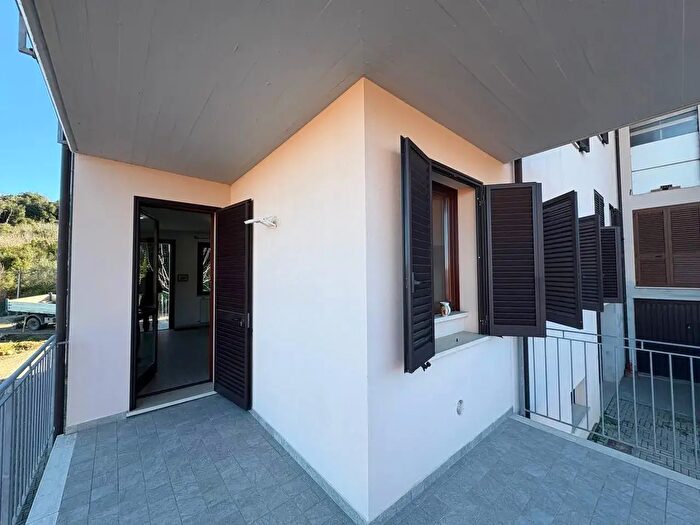 Appartamento con 5 locali in vendita in Rosignano Marittimo