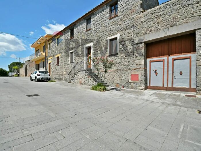 Casa con 10 locali in vendita in Via San Vitalia, Serrenti