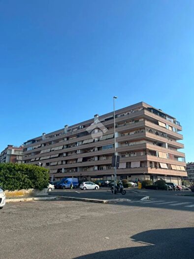 Appartamento trilocale in vendita in Via Luigi Gastinelli, Roma