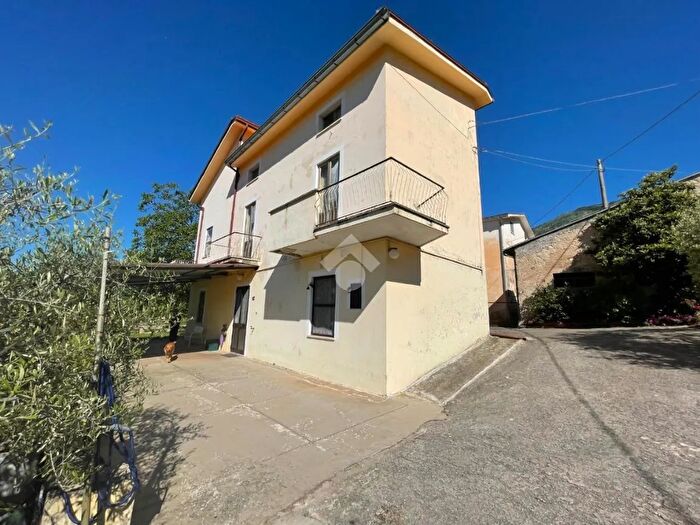 Casa con 6 locali in vendita in Contrada San Fedele, San Donato Val Di Comino