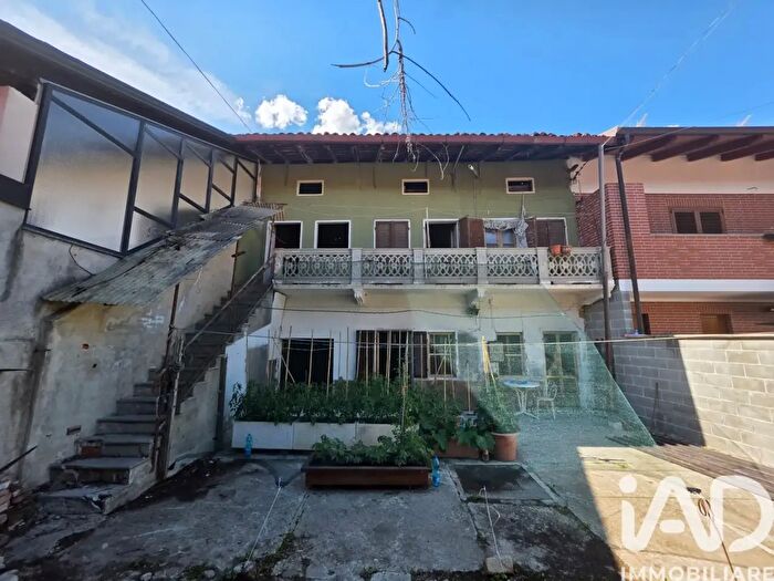 Casa con 6 locali in vendita in Vicolo Fiorina, San Giusto Canavese