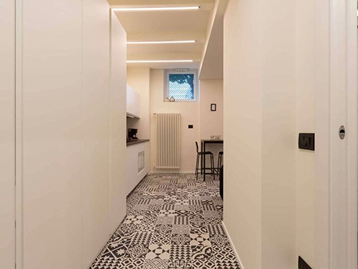 Appartamento monolocale in affitto in Via Palmanova, Cimiano, Milano