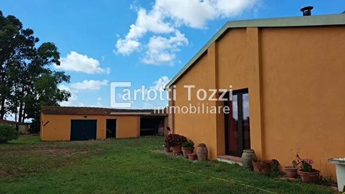 Casa con 10 locali in vendita in Strada Marrucheto, Grosseto