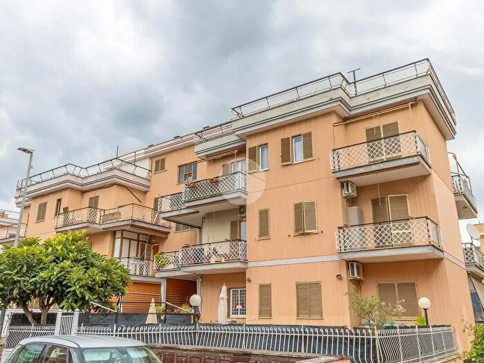Appartamento quadrilocale in vendita in Via Lago dAnnone, Tivoli