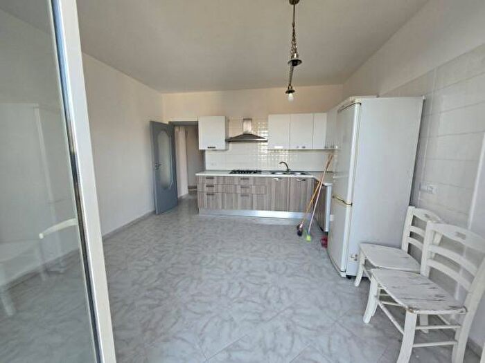 Appartamento trilocale in affitto in Via Luciano, Pozzuoli