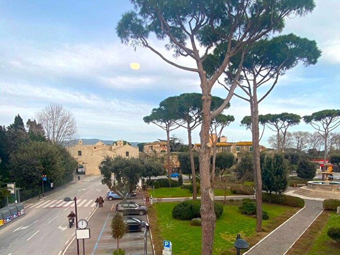 Appartamento trilocale in affitto in Centro, Orbetello