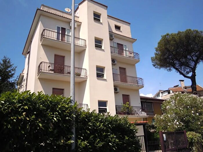 Appartamento bilocale in vendita in Via Longone Sabino, Roma