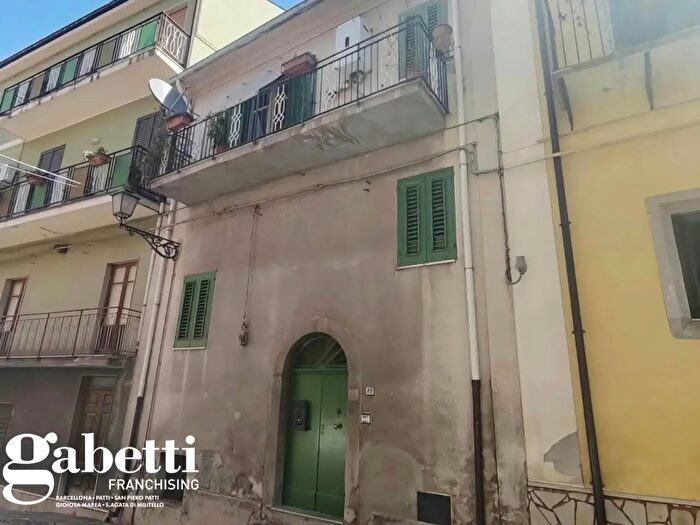 Casa con 5 locali in vendita in Via Torquato Tasso, San Piero Patti