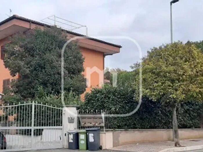 Appartamento con 5 locali in vendita in Viale Aldo Moro, Gallicano Nel Lazio