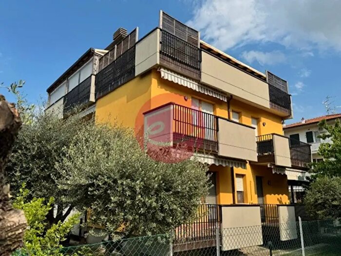 Appartamento trilocale in vendita in Via Scalone, Santarcangelo Di Romagna