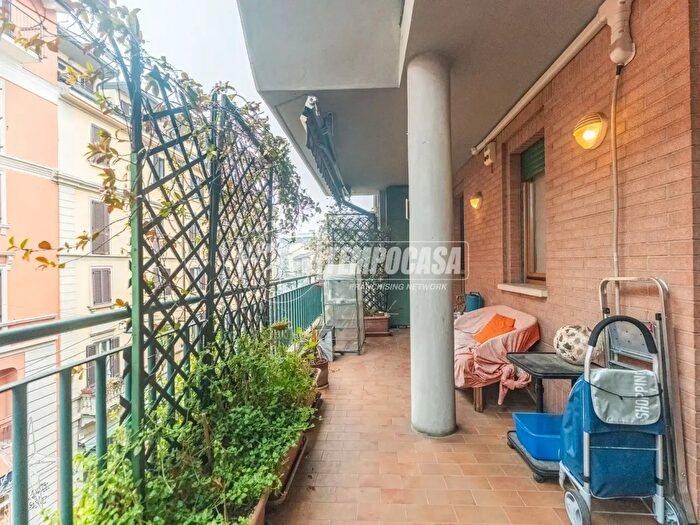 Appartamento trilocale in vendita in Via Genova Thaon di Revel, Milano