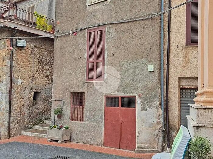 Appartamento trilocale in affitto in Via Indipendenza, Morolo