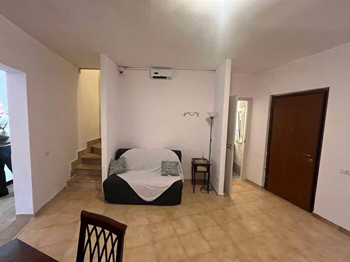 Casa trilocale in affitto in Stradone Sant'Anastasio, Villaggio Giornalisti Poggio, Anzio