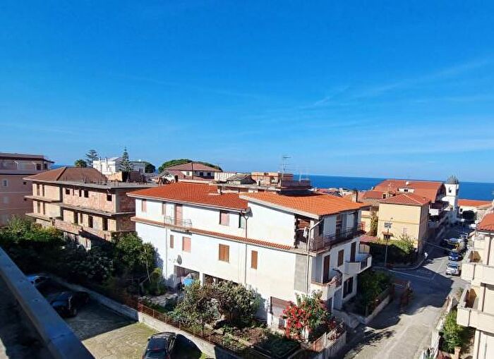 Appartamento trilocale in vendita in Via Gabriele dAnnunzio, Briatico