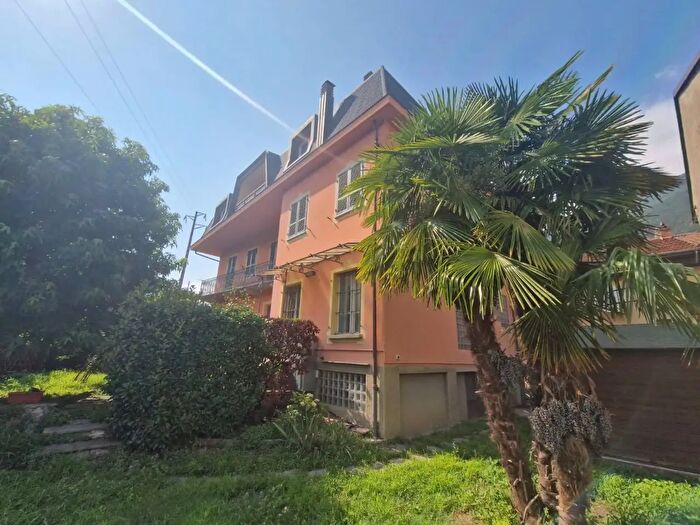 Casa con 10 locali in vendita in Via IV Novembre, Borgone Susa