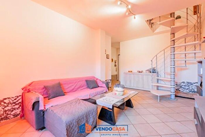 Case in Vendita e in Affitto - 2