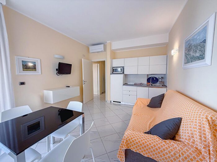 Appartamento bilocale in vendita in Via Roma, Alassio