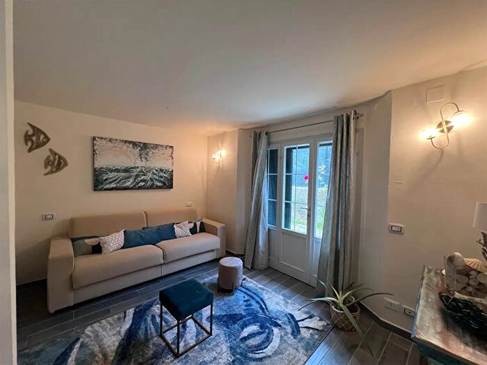 Appartamento trilocale in affitto in Via Cabianca, Rosignano Marittimo