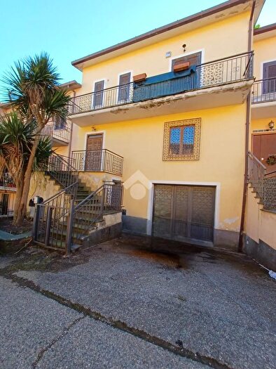 Casa quadrilocale in vendita in Via Str Nuova, Monterosi