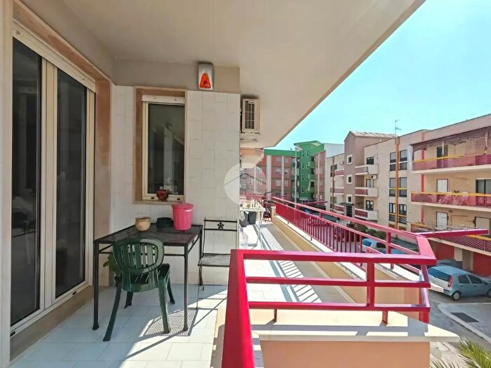 Appartamento con 6 locali in vendita in Via Michelangelo Buonarroti, Manfredonia