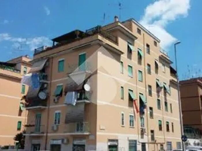 Appartamento monolocale in affitto in Via Tor De Schiavi, Roma
