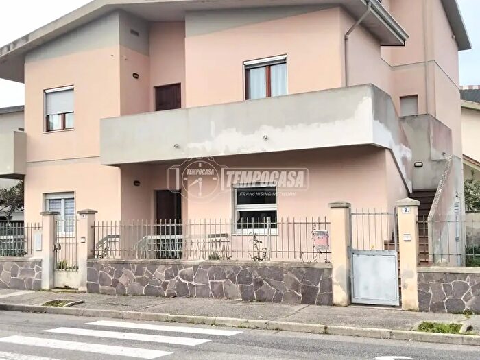 Appartamento con 6 locali in vendita in Via Don Luigi Sturzo, Oristano
