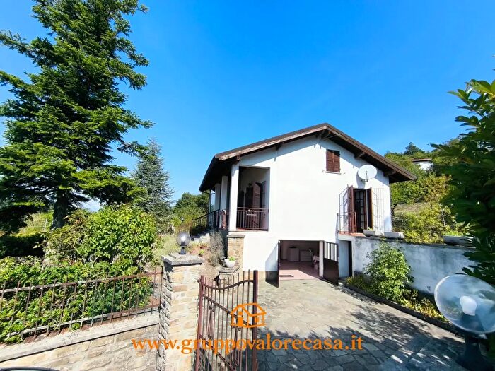Casa con 7 locali in vendita in Ponzone