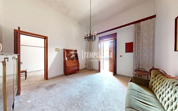 Casa quadrilocale in vendita in Via Leonardo da Vinci, Lizzanello