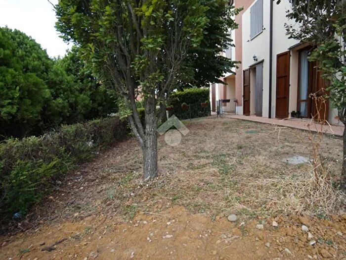 Appartamento trilocale in vendita in Via Bedine, Castelvetro Di Modena
