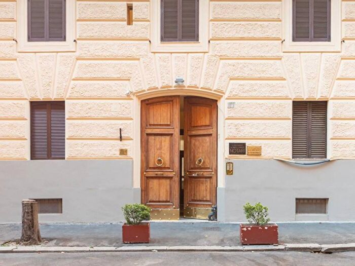 Appartamento con 6 locali in affitto in Via Paolo Emilio, Prati, Roma