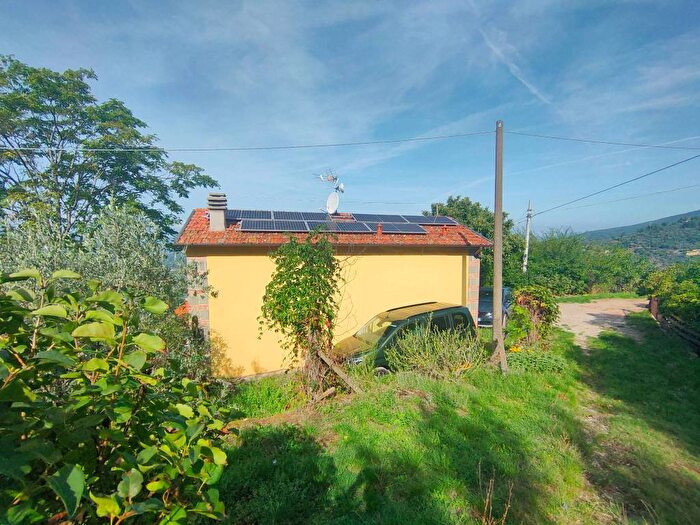 Casa quadrilocale in affitto in Località Forlì alla Stanza, Reggello