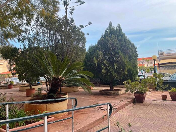 Appartamento quadrilocale in vendita in Via Matteo Dominici, Palermo