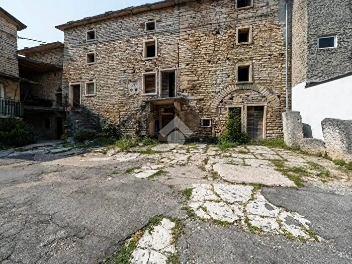 Casa quadrilocale in vendita in Via Garibaldi Snc, Sant'Anna D'Alfaedo