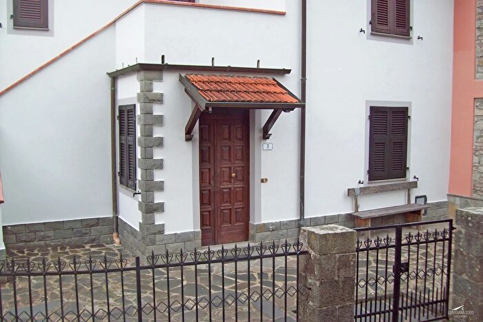 Casa quadrilocale in vendita in Fivizzano