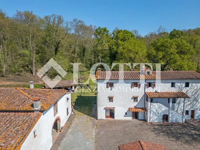 Appartamento con 5 locali in vendita in I, Calcinaia