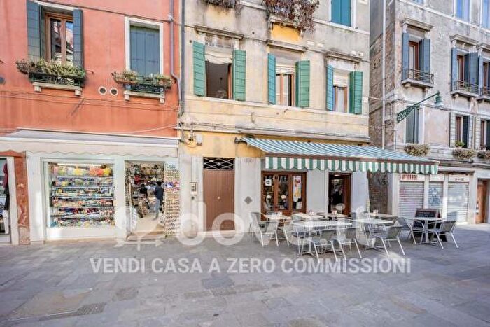 Appartamento bilocale in vendita in Strada Nova, Venezia