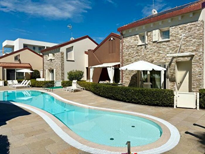 Casa quadrilocale in vendita in Via Rotterdam, Jesolo