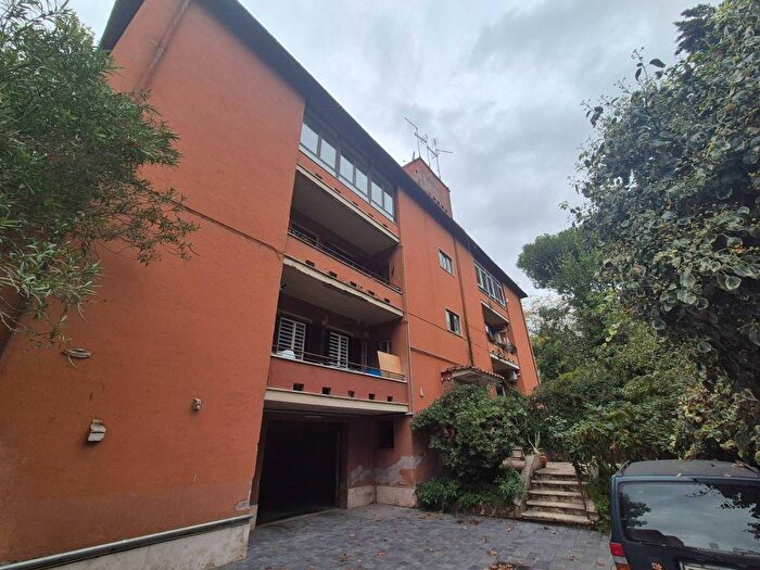 Appartamento con 5 locali in affitto in Via Odoardo Beccari, San Saba Caracalla, Roma