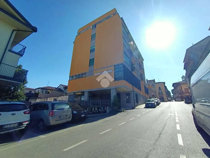 Appartamento trilocale in vendita in Via Armando Diaz, Gassino Torinese