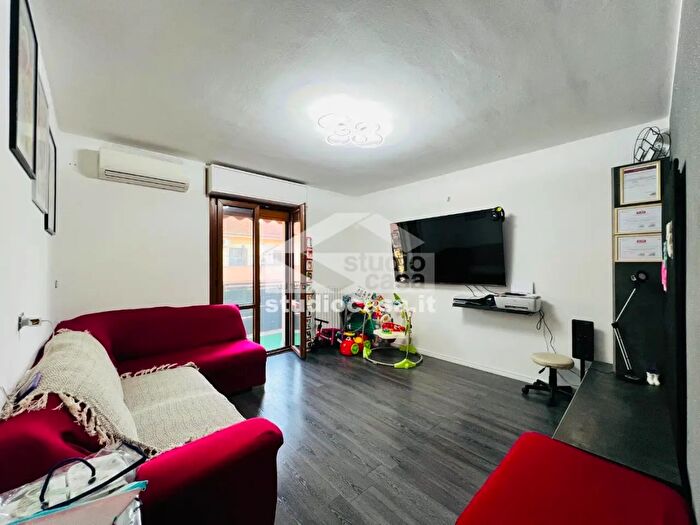 Appartamento trilocale in vendita in Via Pietro Nenni, Vignate