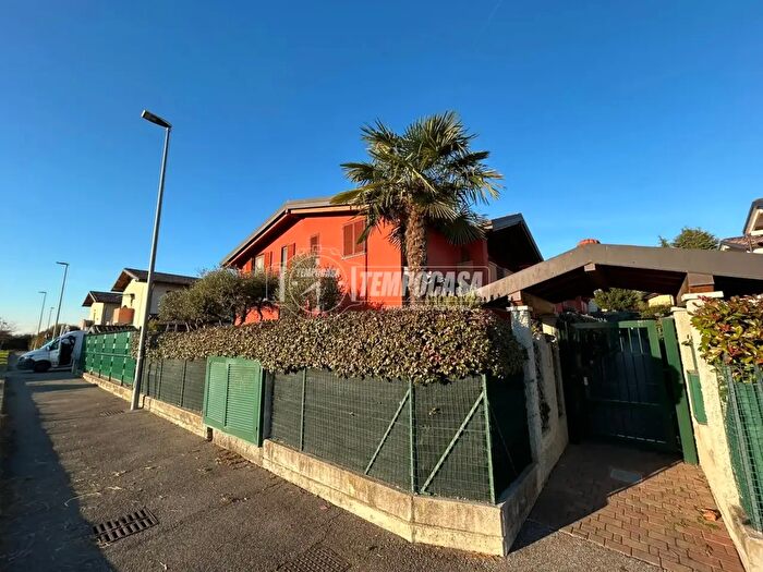 Case in Vendita e in Affitto - 2