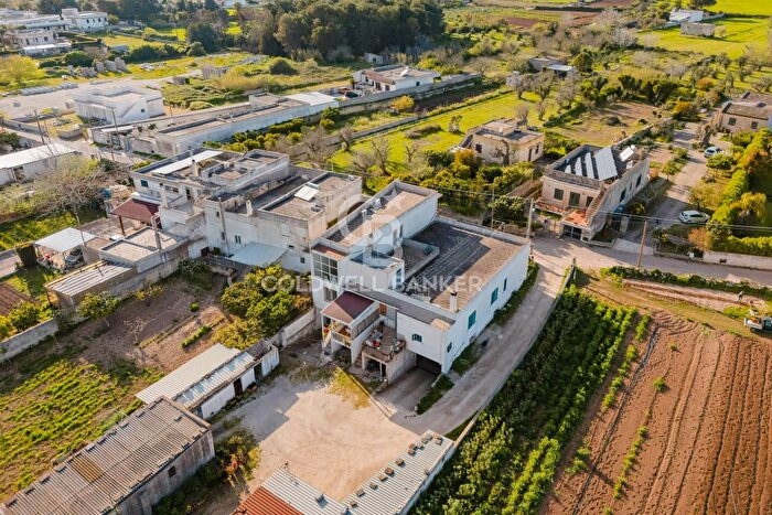 Casa con 6 locali in vendita in Via Ulmi, Uggiano La Chiesa