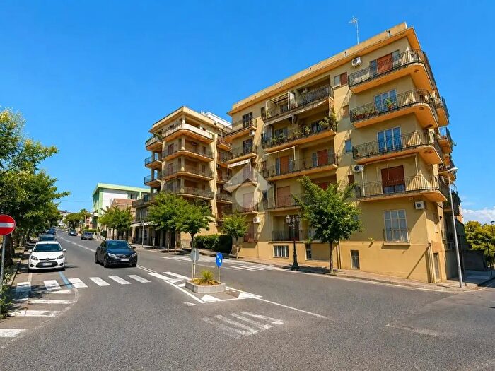 Appartamento con 5 locali in vendita in Via Giovan Battista Impallomeni, Milazzo