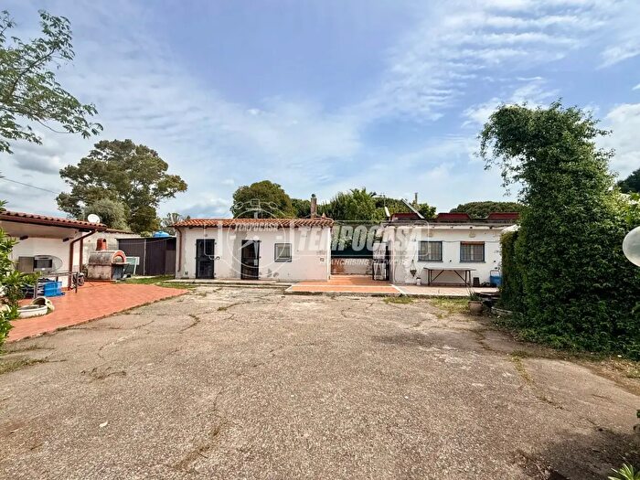 Casa trilocale in vendita in Tarquinia