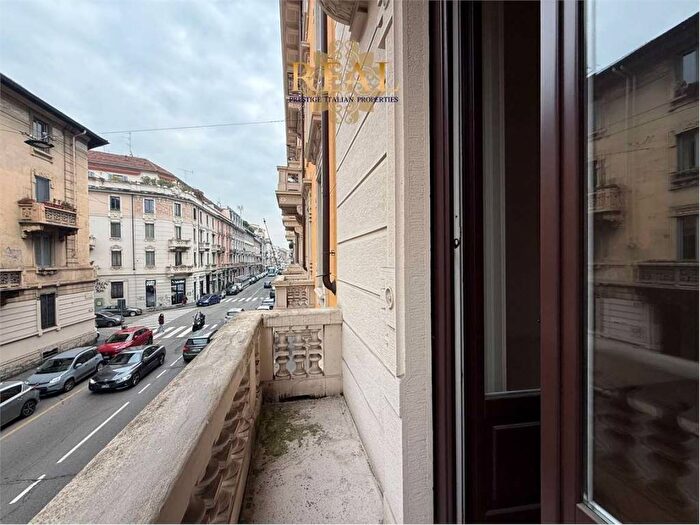 Appartamento con 5 locali in affitto in spartaco, Montenero, Milano