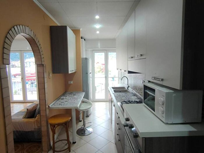 Appartamento trilocale in affitto in Viale Trento, Centro, Riva del Garda