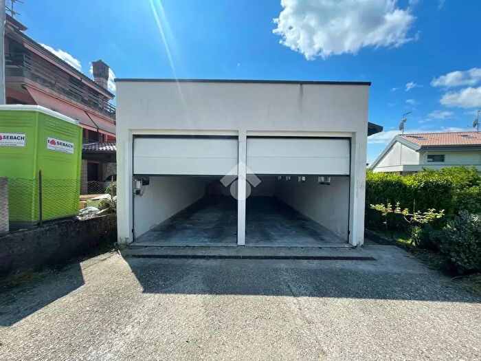 Casa trilocale in vendita in Via Costa, Refrontolo