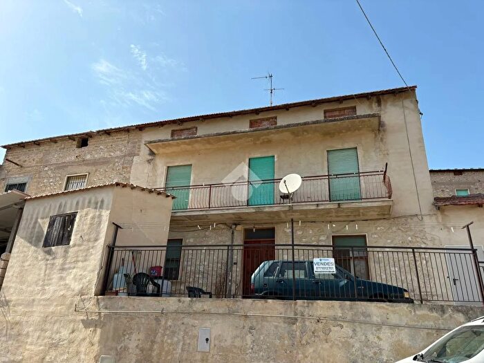 Appartamento quadrilocale in vendita in Appartamento Via Ripa, Fondi