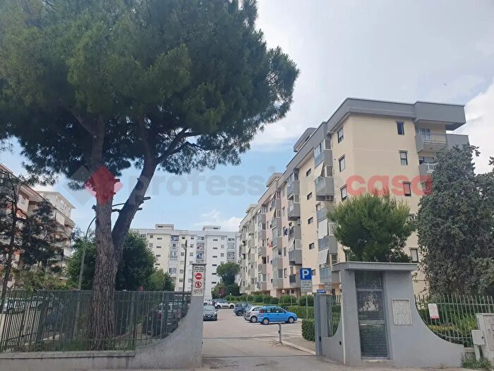 Appartamento quadrilocale in vendita in Via Papalia, Bari