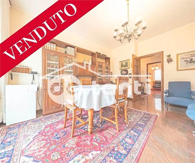 Appartamento con 5 locali in vendita in Via a Stoppani Chiavenna So, Chiavenna